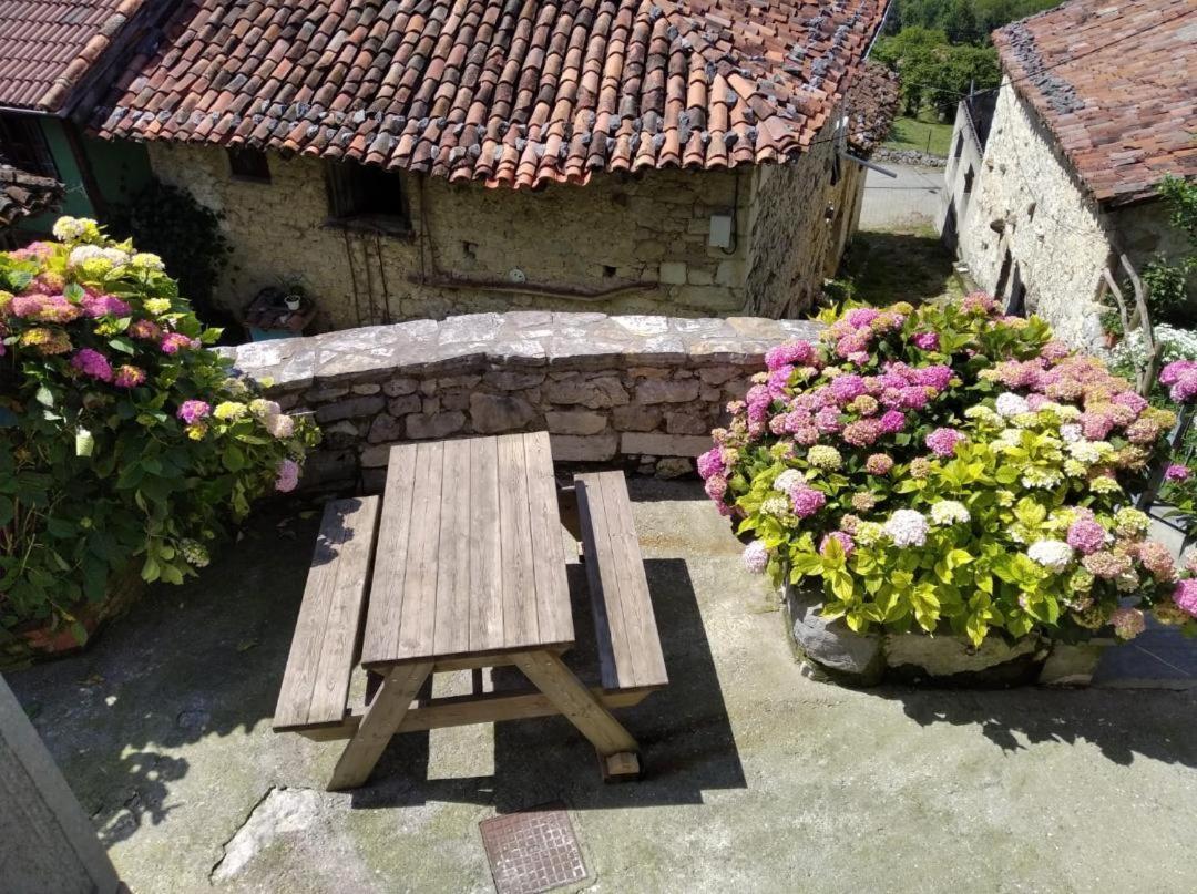 Hostal La Xiana Taranes Exterior foto
